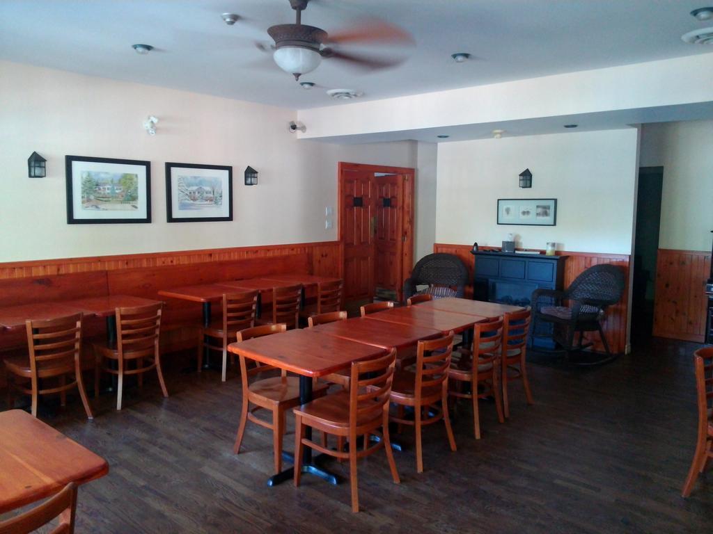 Little Hawk Resort & Marina Algonquin Highlands Luaran gambar