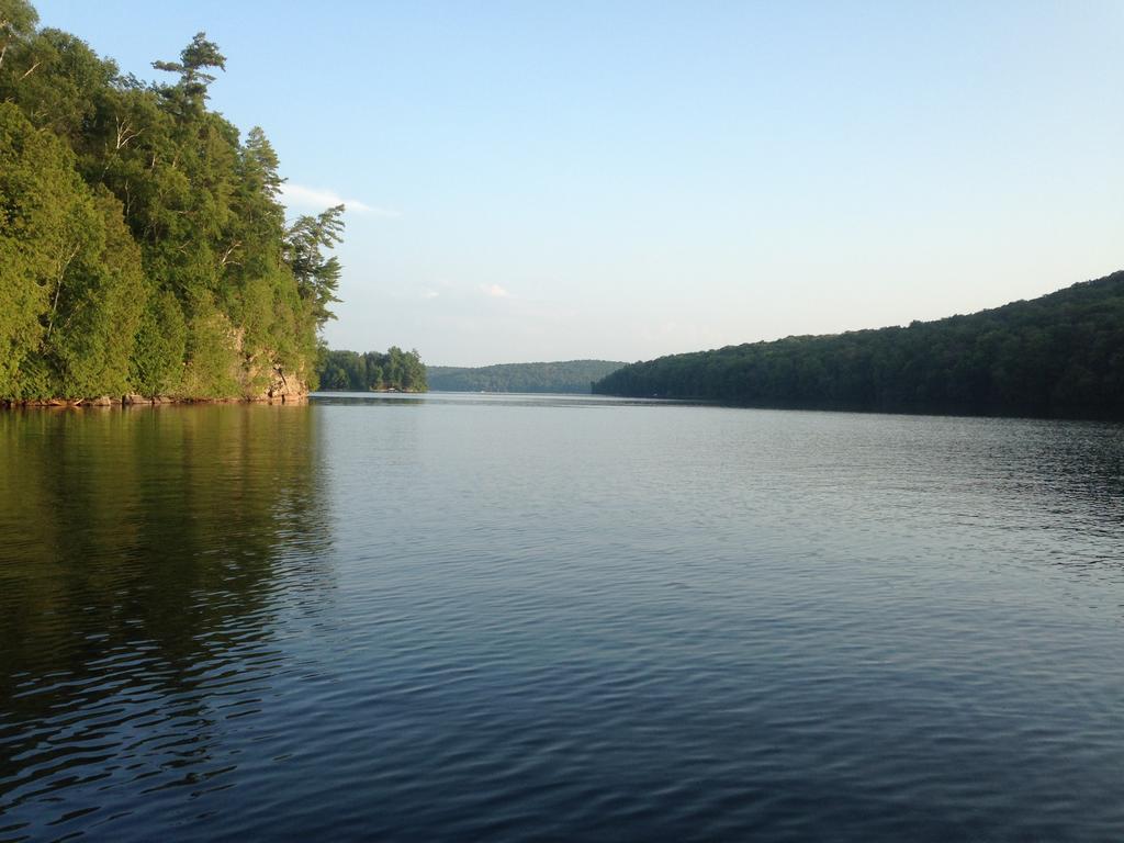 Little Hawk Resort & Marina Algonquin Highlands Luaran gambar