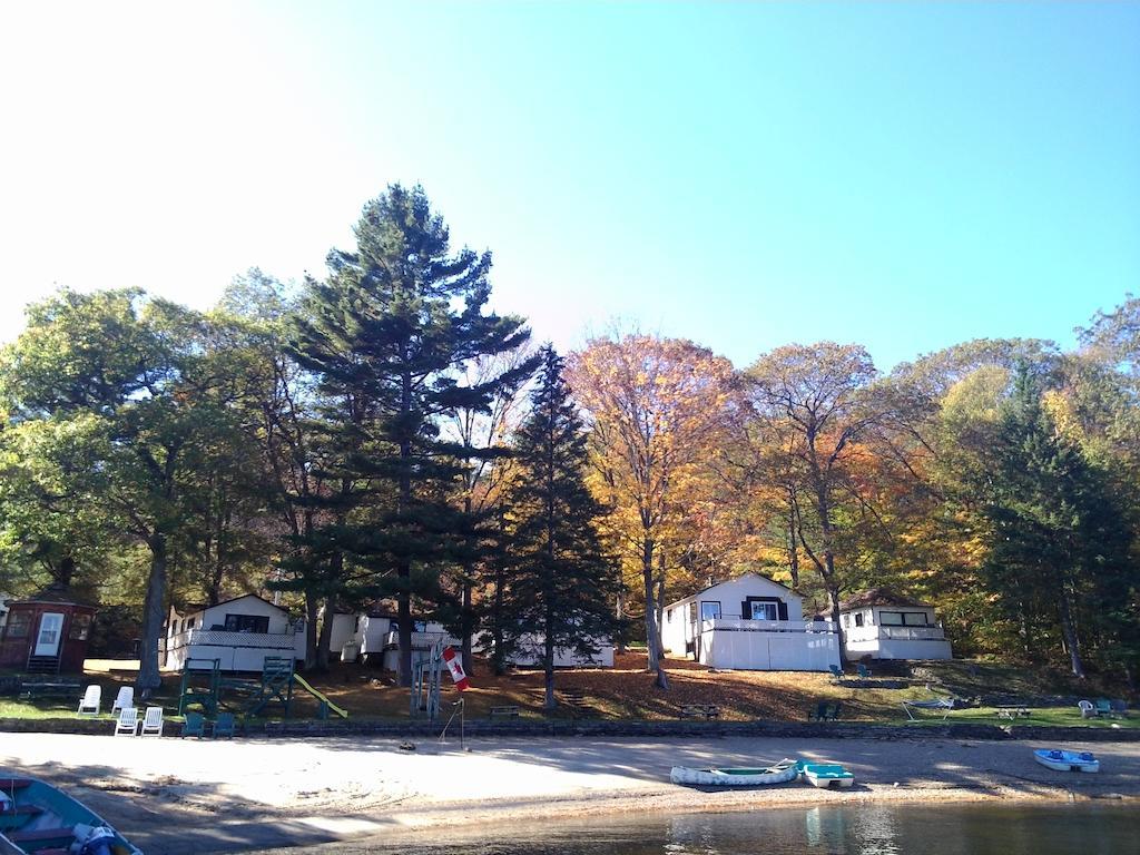 Little Hawk Resort & Marina Algonquin Highlands Luaran gambar