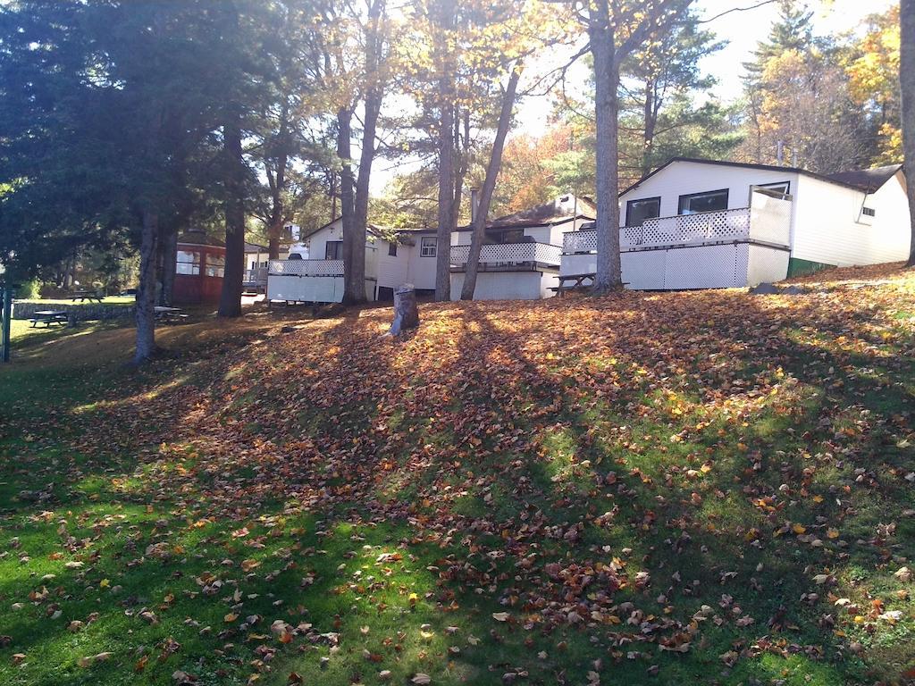 Little Hawk Resort & Marina Algonquin Highlands Luaran gambar