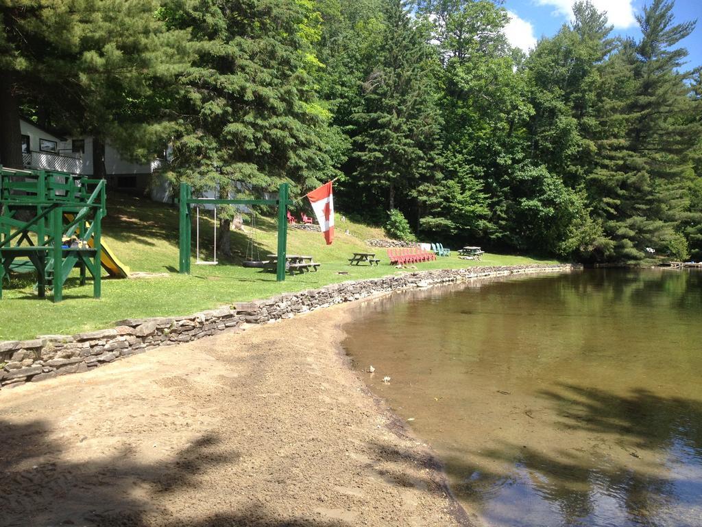 Little Hawk Resort & Marina Algonquin Highlands Luaran gambar