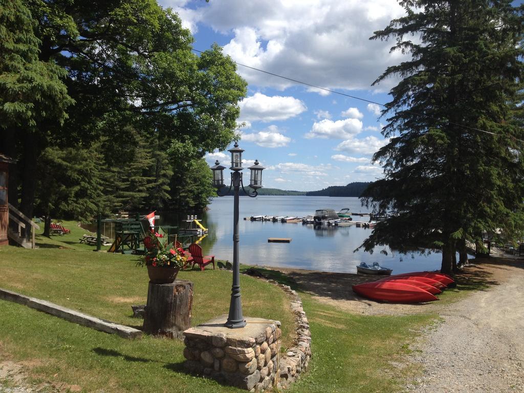 Little Hawk Resort & Marina Algonquin Highlands Luaran gambar