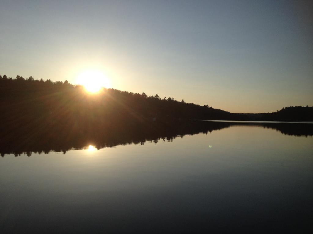 Little Hawk Resort & Marina Algonquin Highlands Luaran gambar