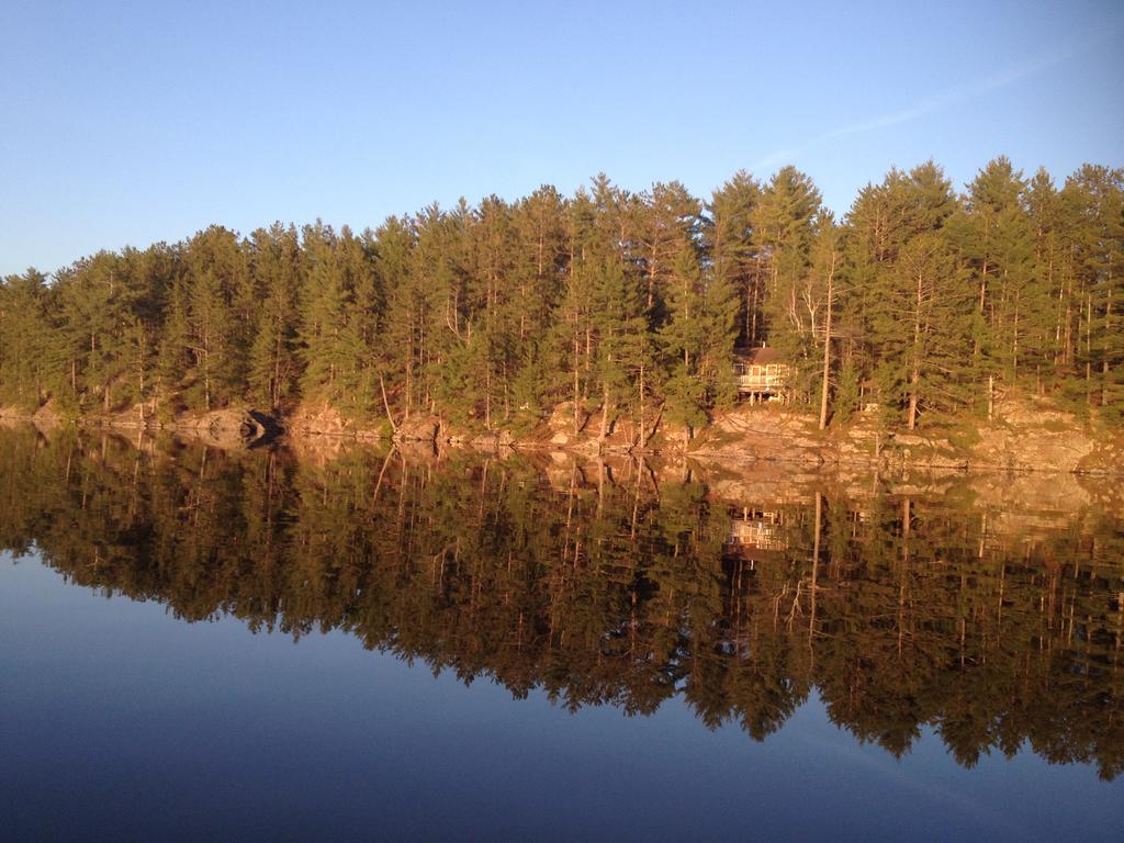 Little Hawk Resort & Marina Algonquin Highlands Luaran gambar