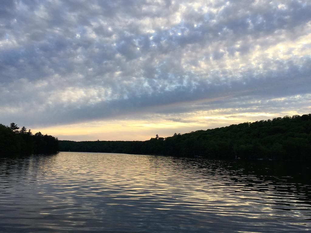Little Hawk Resort & Marina Algonquin Highlands Luaran gambar