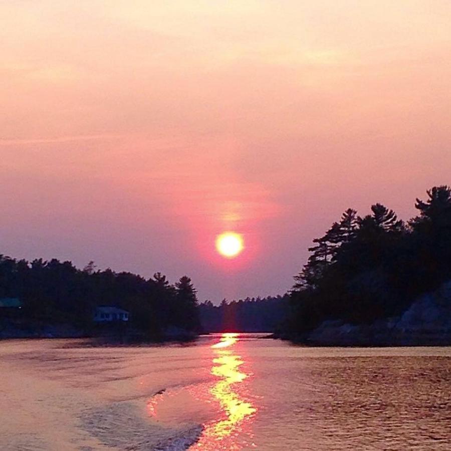 Little Hawk Resort & Marina Algonquin Highlands Luaran gambar