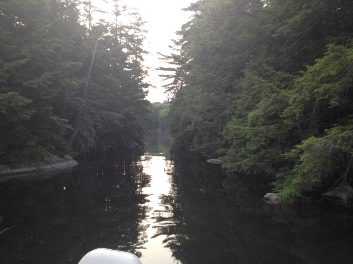 Little Hawk Resort & Marina Algonquin Highlands Luaran gambar